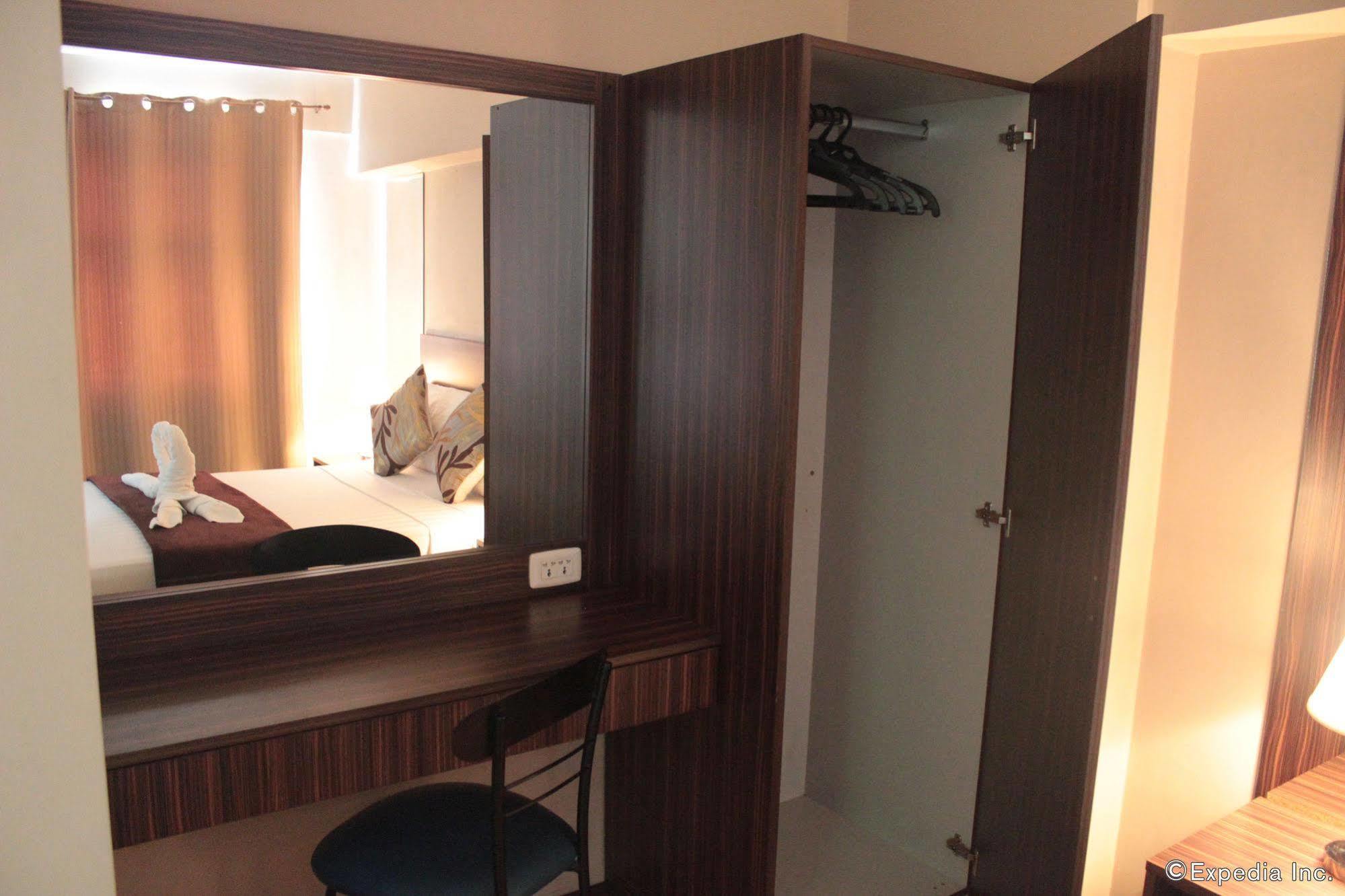 Shaw Residenza Aparthotel Mandaluyong Exterior foto